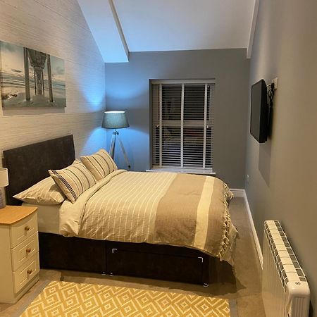 Stylish Tenby Apartment, Great Location, Parking Стая снимка
